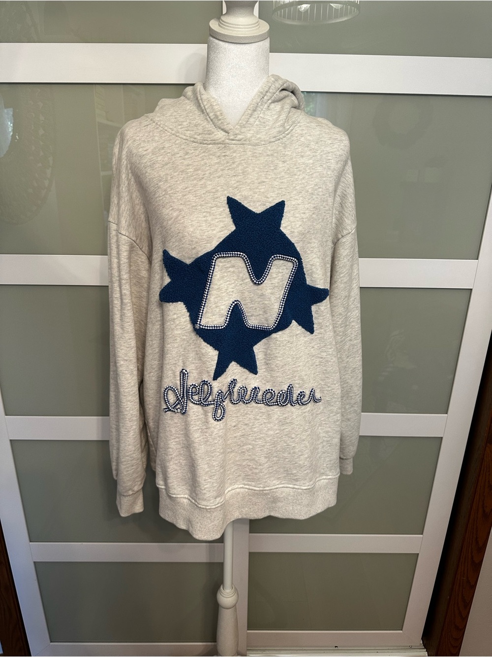 Aelfric Eden Cream Crewneck Sweater with Navy Star Applique